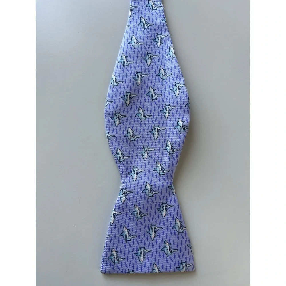 Vineyard Vines Bow Tie Silk‎ Adjustable - Blue Beach Shark USA EUC